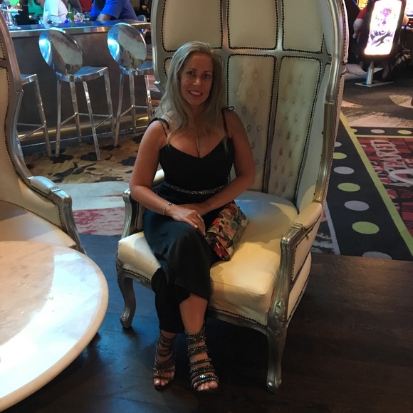 Meet the Posher - Picture 3 of 3